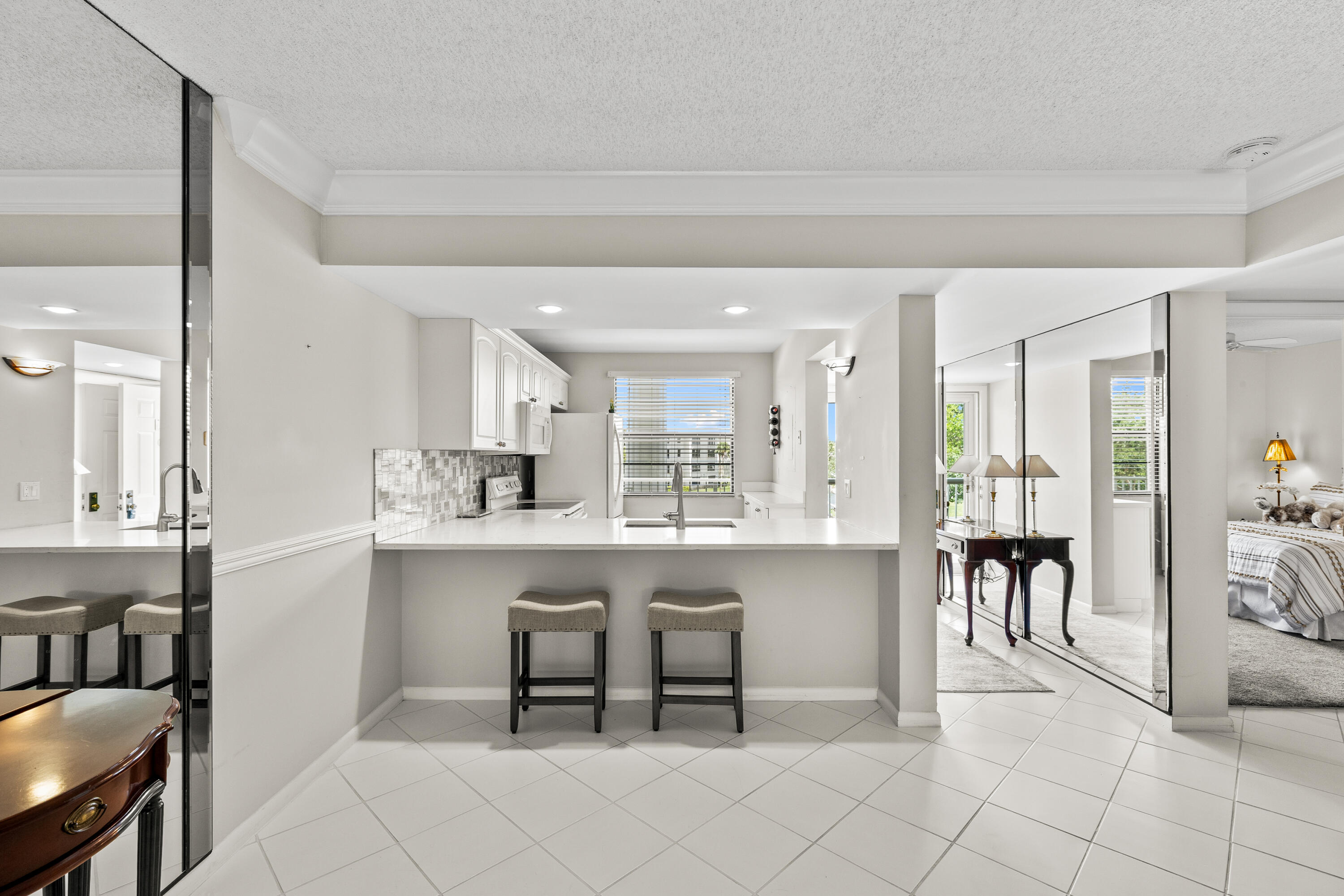 6073 Balboa Circle, Unit 303 Boca Raton, FL 33433 - Photo 7 of 31 20250628-20250628-CW5A6472