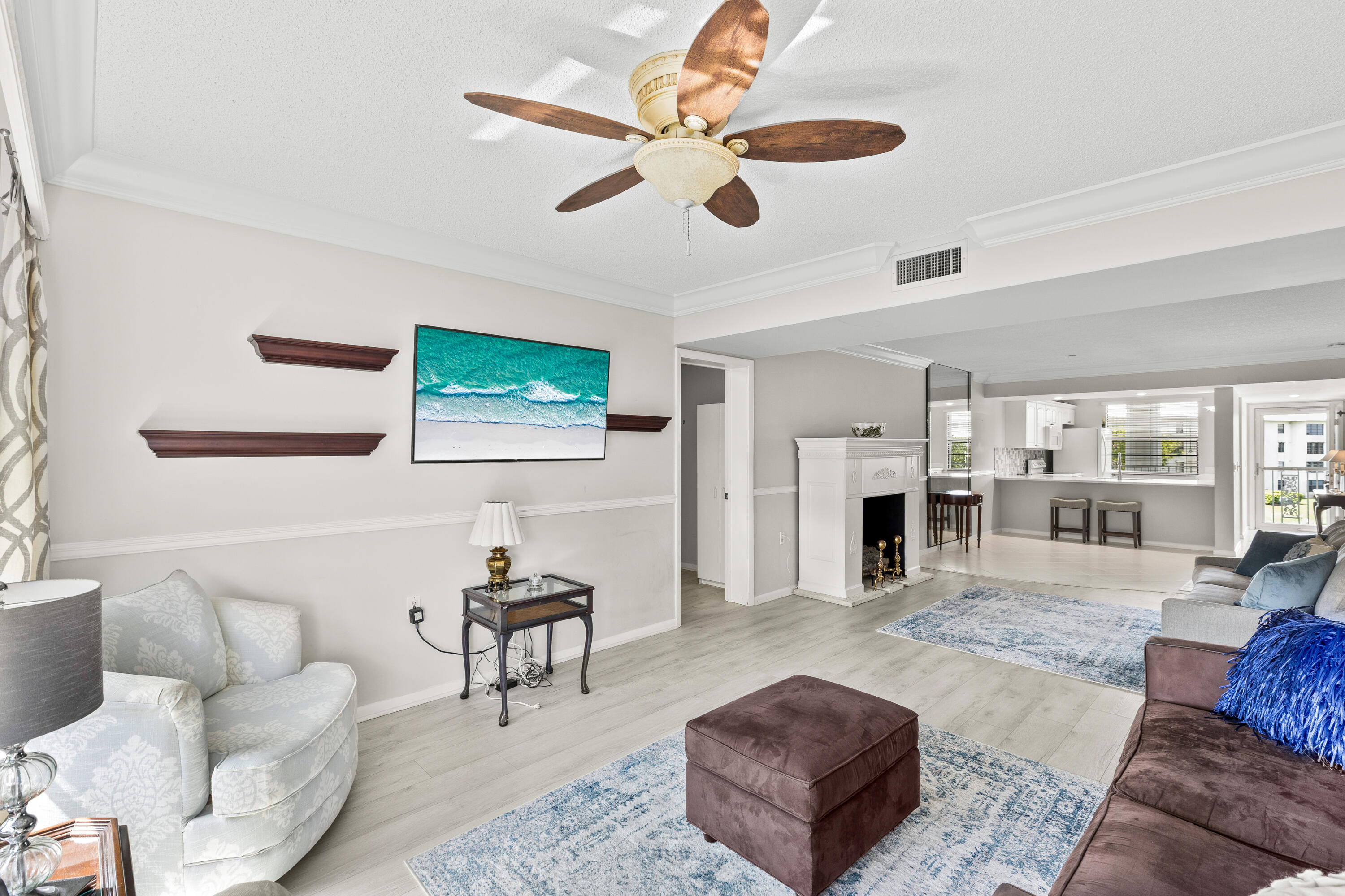 6073 Balboa Circle, Unit 303 Boca Raton, FL 33433 - Photo 10 of 31 20250628-20250628-CW5A6522