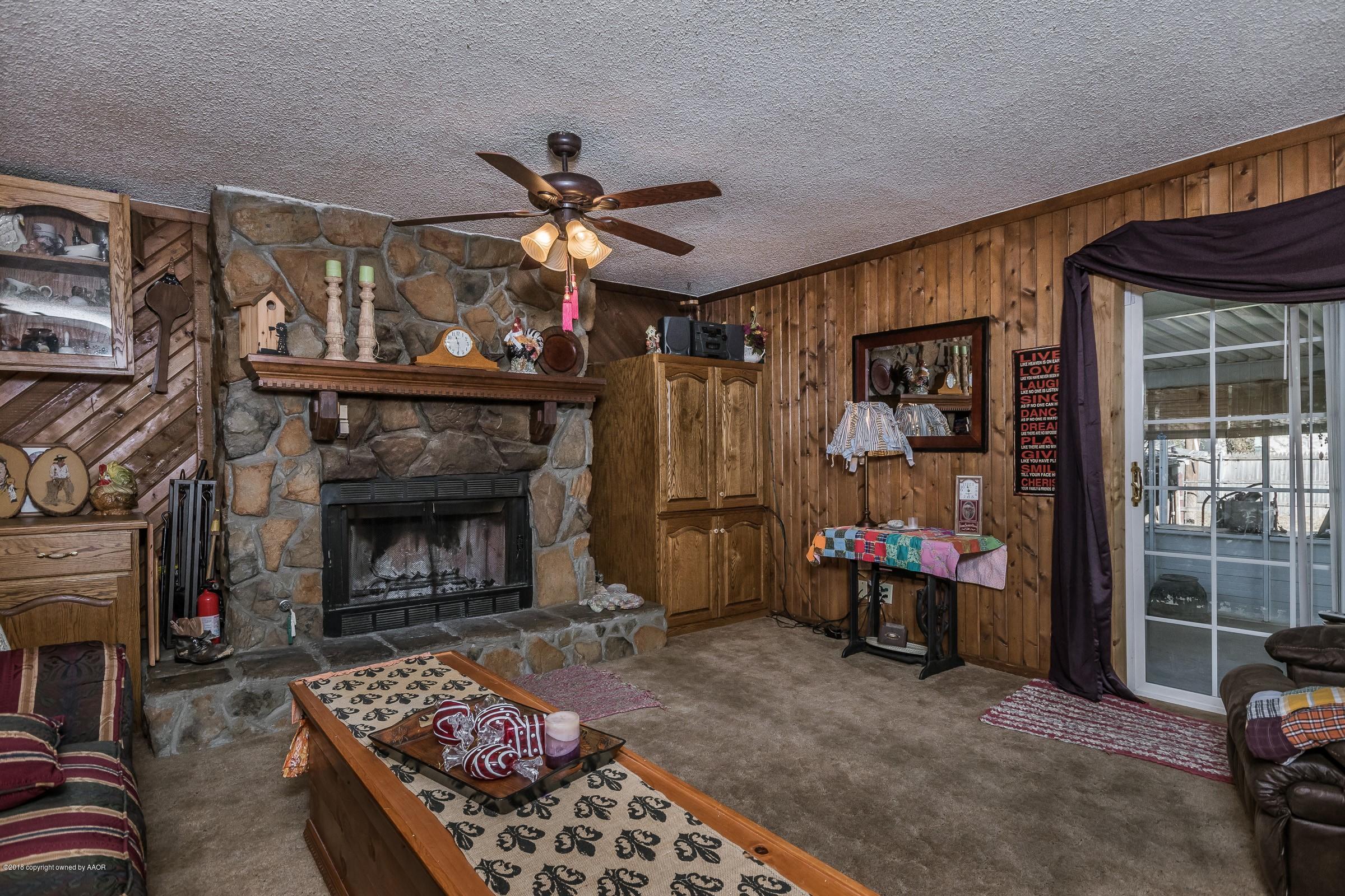 3207 Martin Road Amarillo, TX 79107 - Photo 8 of 24 008_Den_