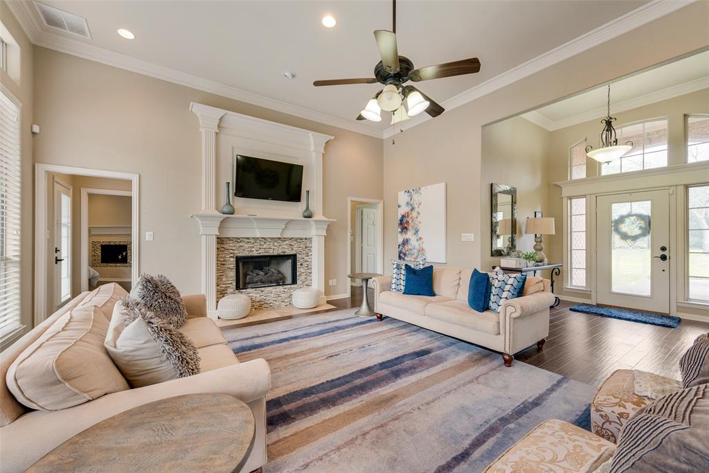 102 Dobbs Road Lake Dallas, TX 76208 - Photo 7 of 35