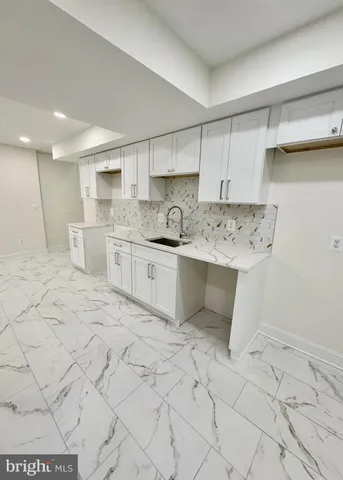 a view of utility room