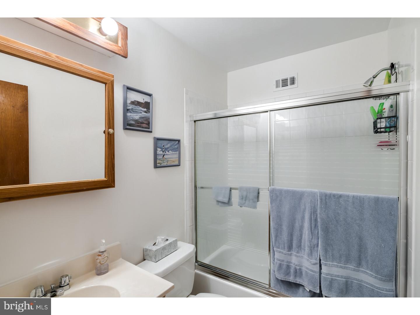 3829 Red Lion Road Philadelphia, PA 19114 - Photo 15 of 25 Bathroom