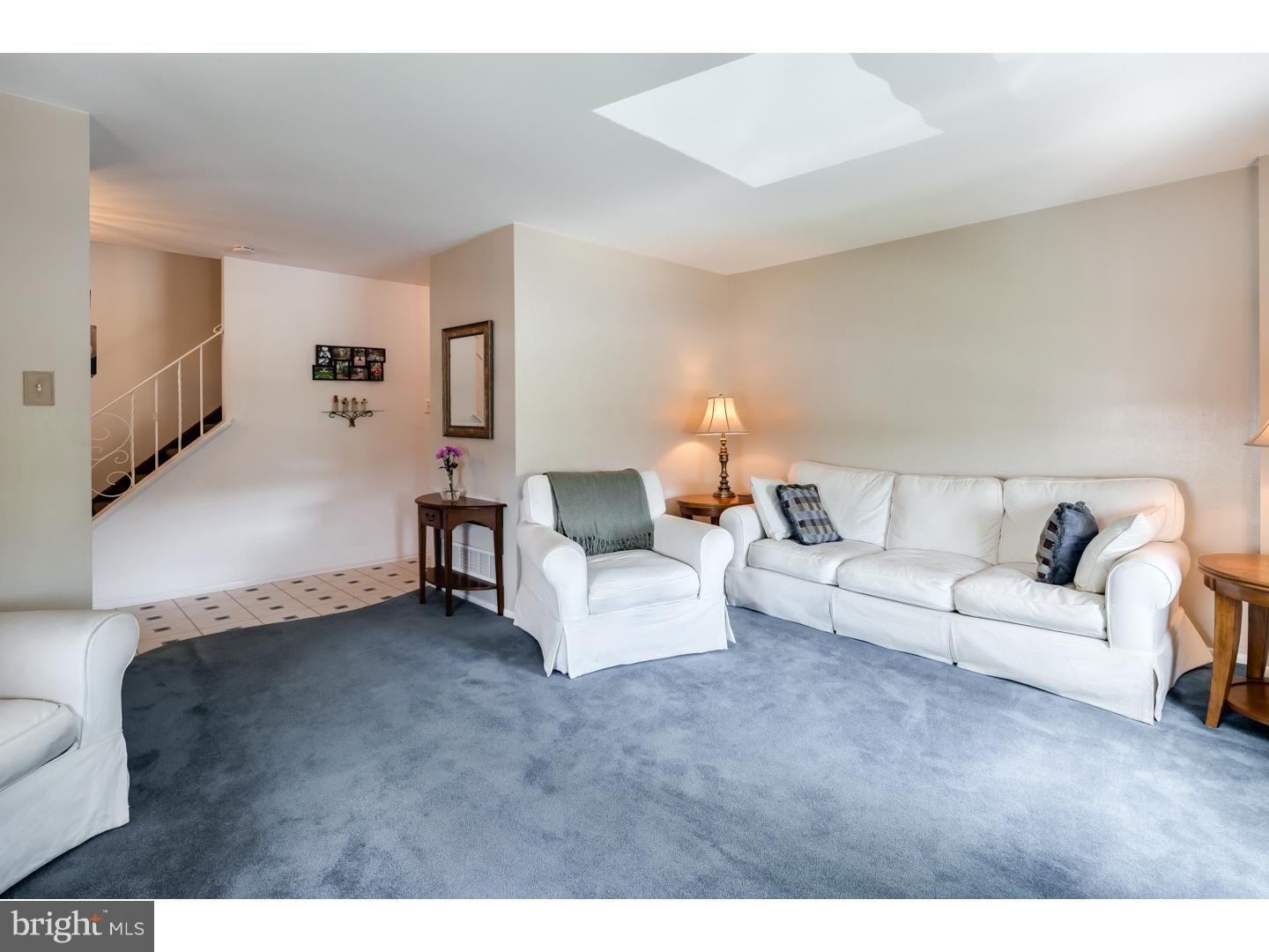 3829 Red Lion Road Philadelphia, PA 19114 - Photo 5 of 25 Living Room