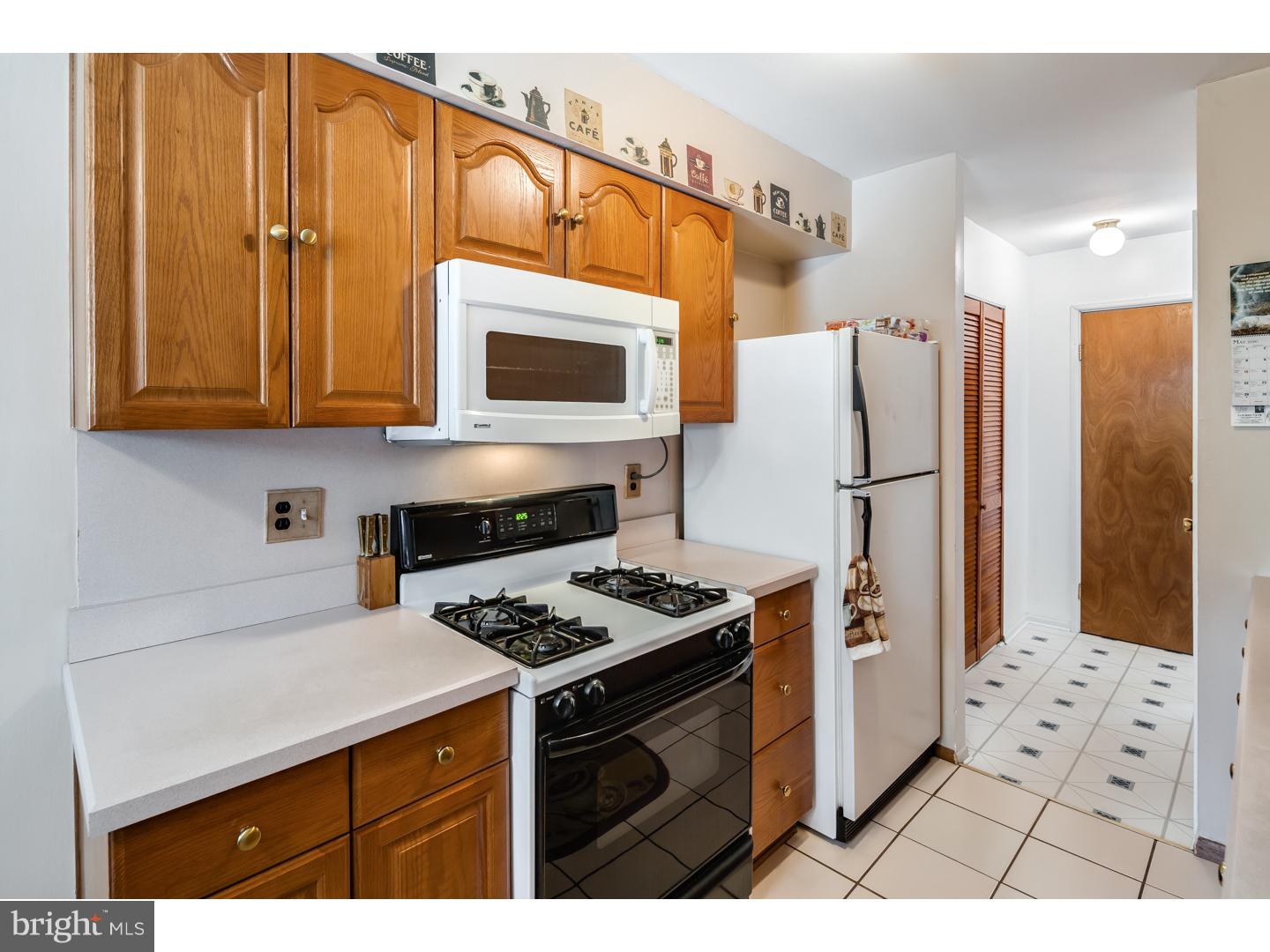 3829 Red Lion Road Philadelphia, PA 19114 - Photo 10 of 25 Kitchen