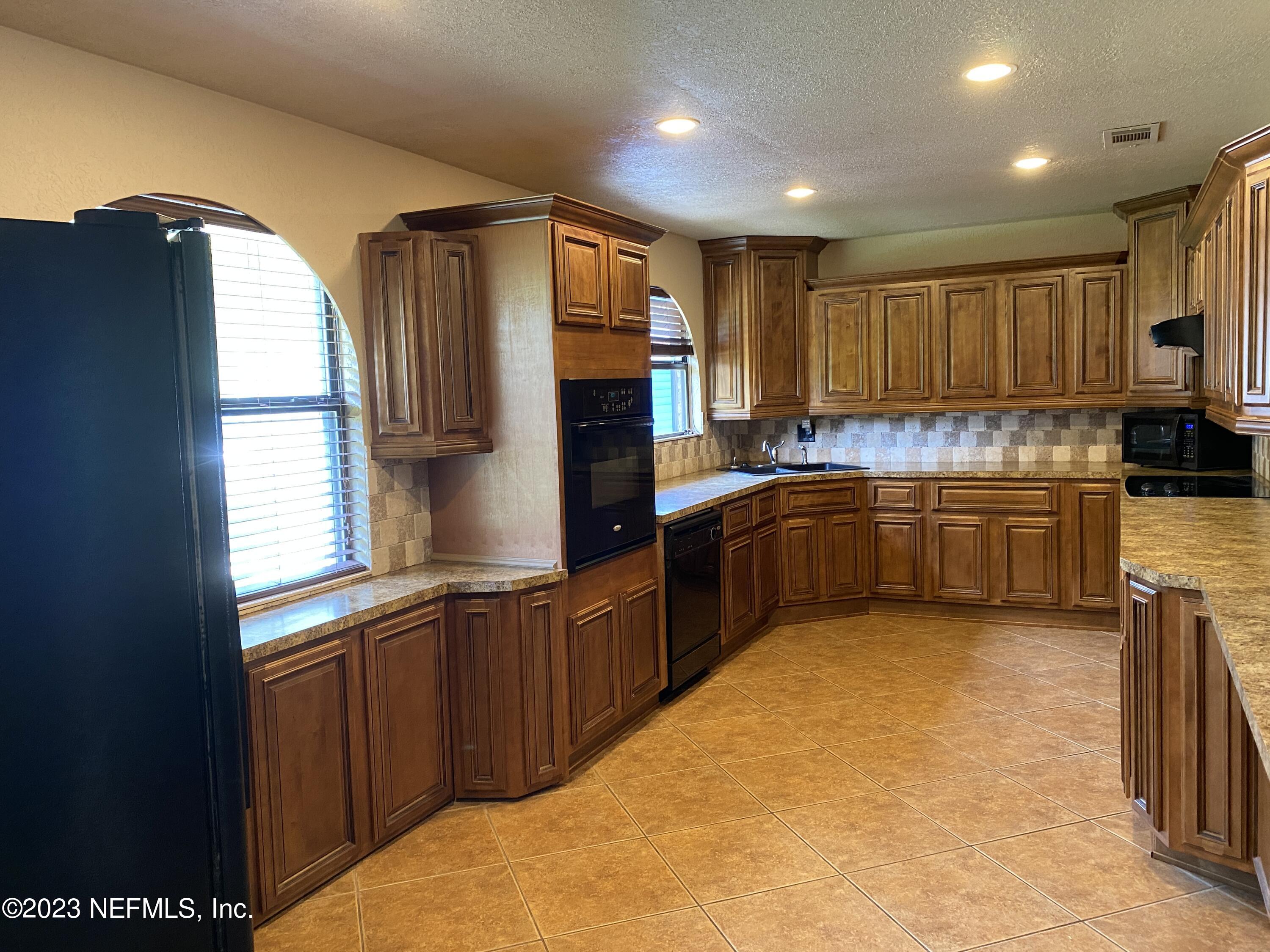10679 Hampton Road Jacksonville, FL 32257 - Photo 2 of 24 IMG_2510