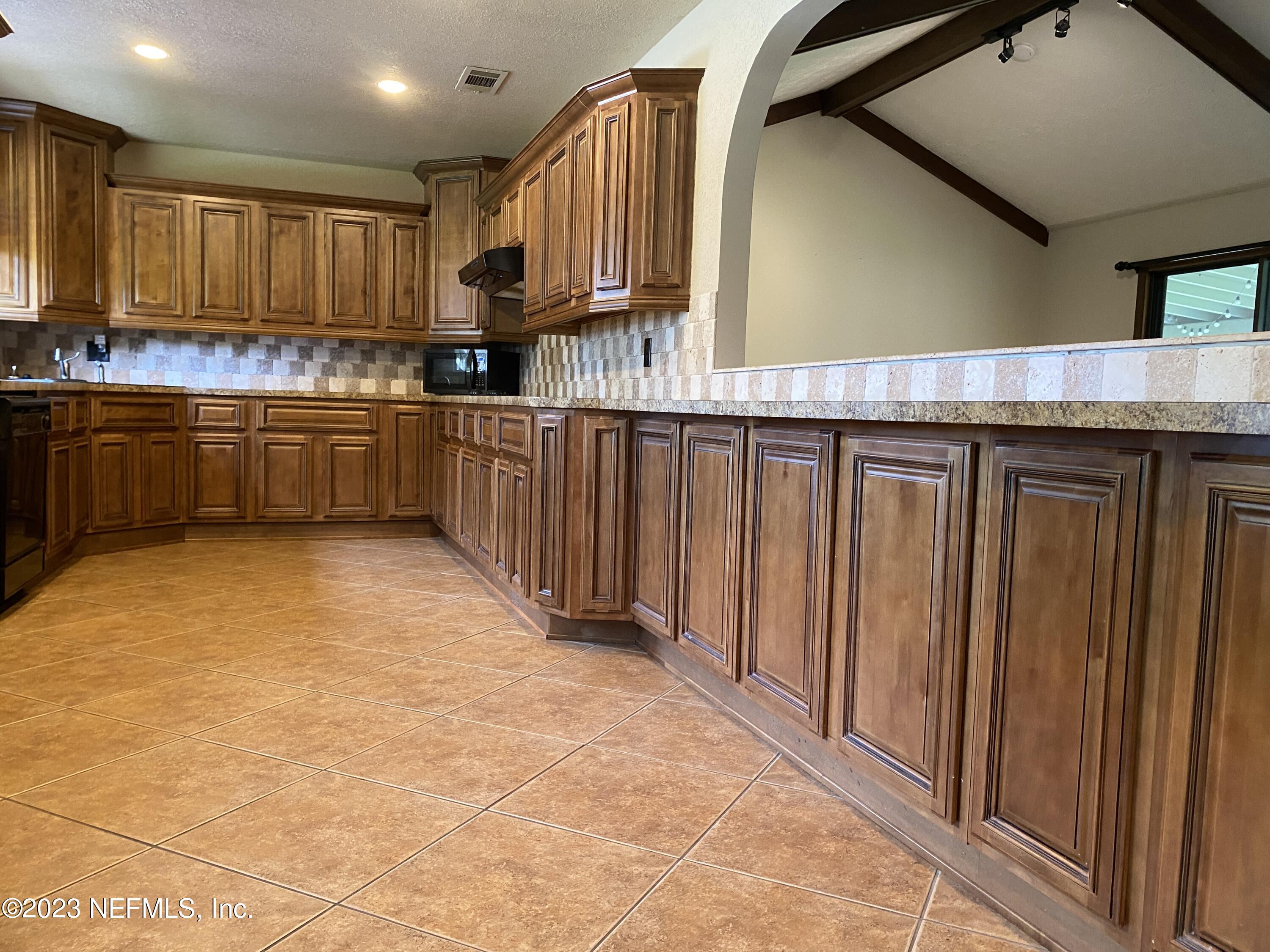 10679 Hampton Road Jacksonville, FL 32257 - Photo 7 of 24 IMG_2517
