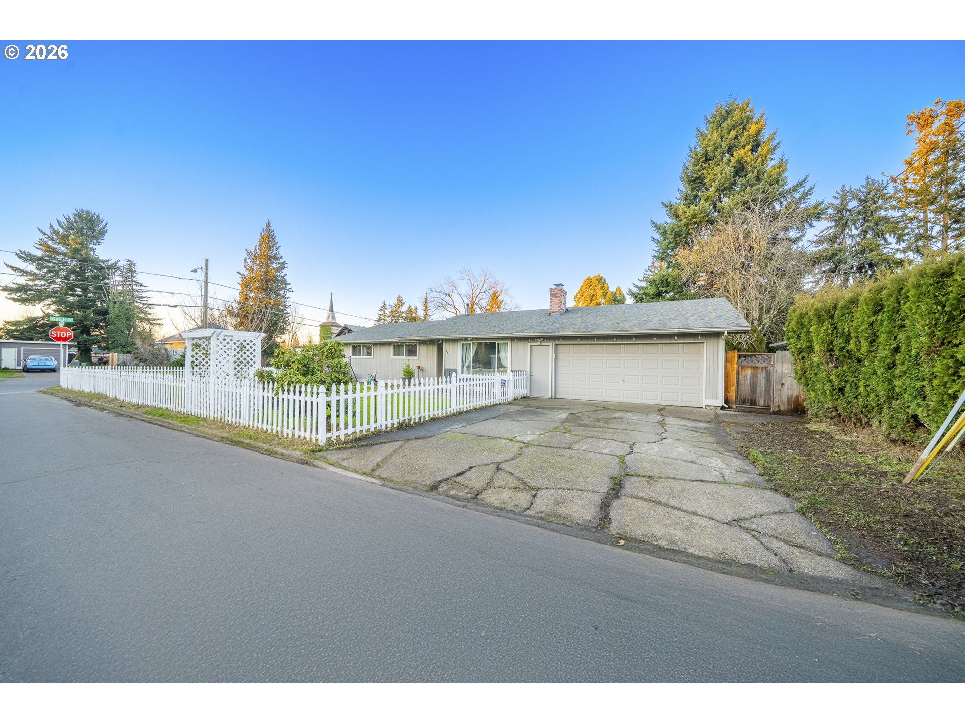 821 Johnson Street Woodburn, OR 97071 - Photo 3 of 39