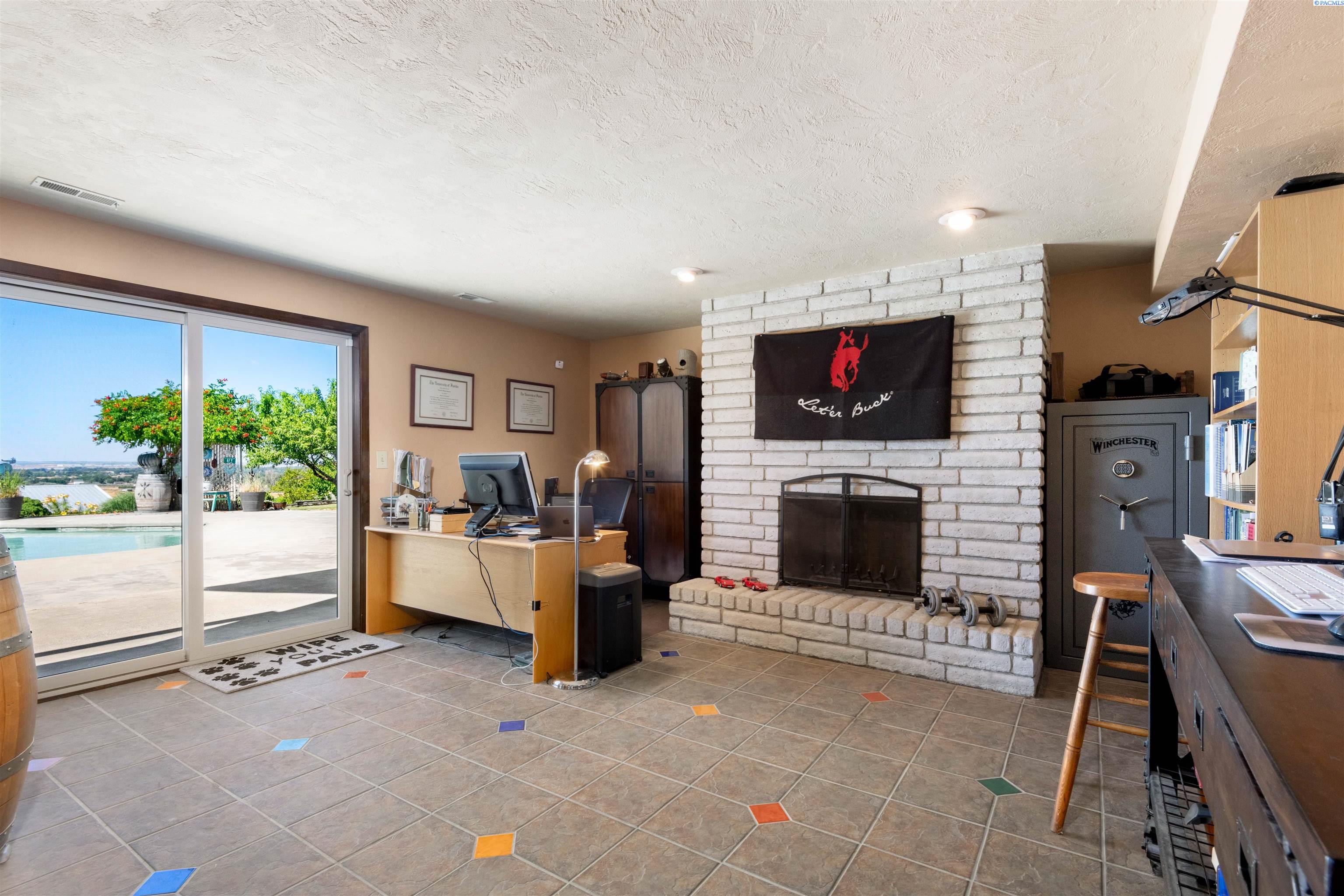 201806 East Terril Road Kennewick, WA 99337 - Photo 42 of 46 Gallery Image 42