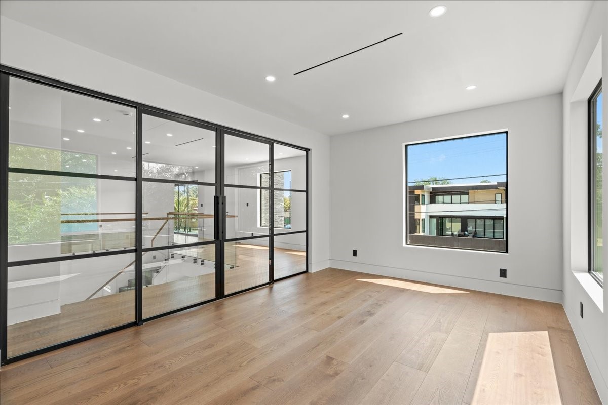 827 Bunker Hill Road Houston, TX 77024 - Photo 27 of 49 Office
