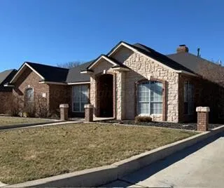 $425,000 | 121 Floyd Avenue, Dumas, TX 79029