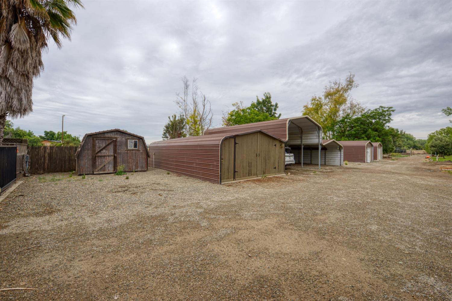 2931 East Marshall Road Patterson, CA 95363 - Photo 33 of 54 Sheds, and RV,Car Cover