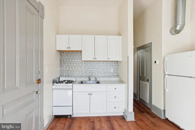 $1,799 | 913 Prince Street, Unit 1, Alexandria, VA 22314