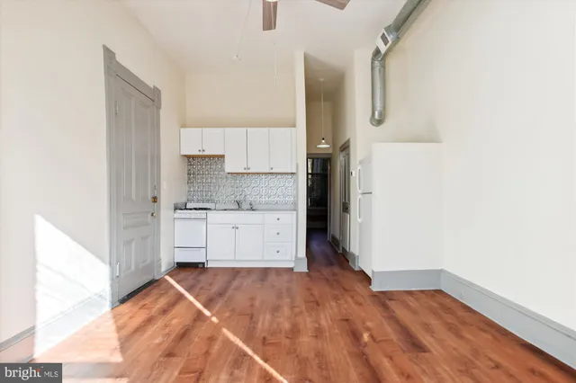 $1,799 | 913 Prince Street, Unit 1, Alexandria, VA 22314