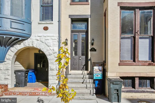 $1,799 | 913 Prince Street, Unit 1, Alexandria, VA 22314