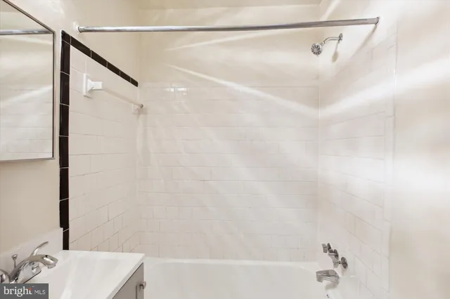 $1,799 | 913 Prince Street, Unit 1, Alexandria, VA 22314