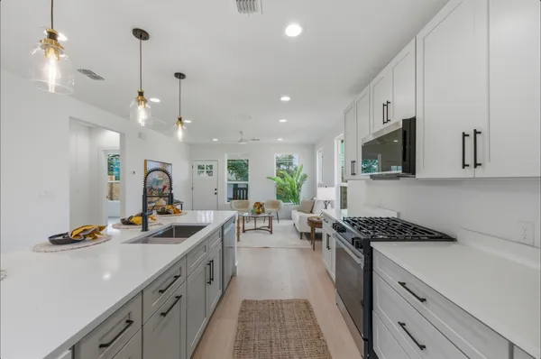 $579,000 | 1199 Coleto Street, Austin, TX 78702