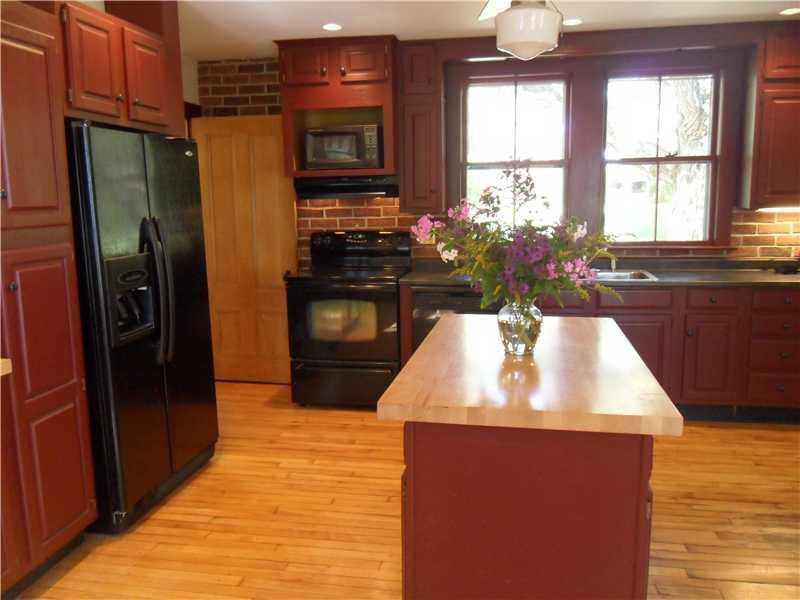 690 River Road Buxton, ME 04093 - Photo 13 of 35 Kitchen.