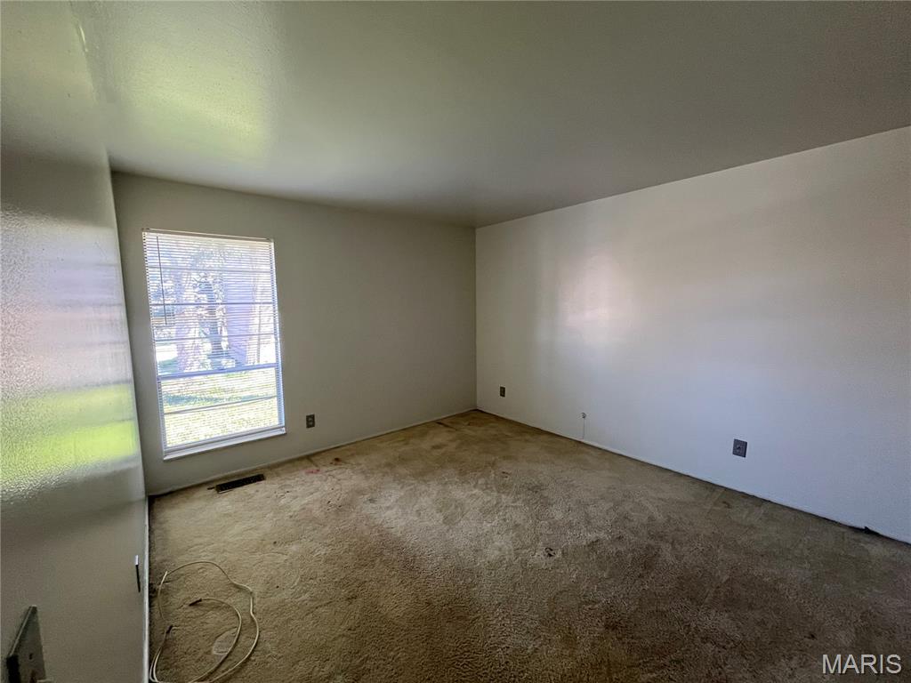 6683 Parker Road, Unit B Florissant, MO 63033 - Photo 13 of 22