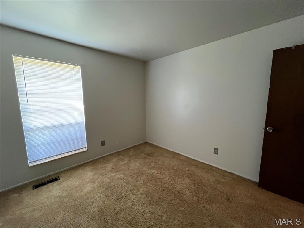 6683 Parker Road, Unit B Florissant, MO 63033 - Photo 16 of 22