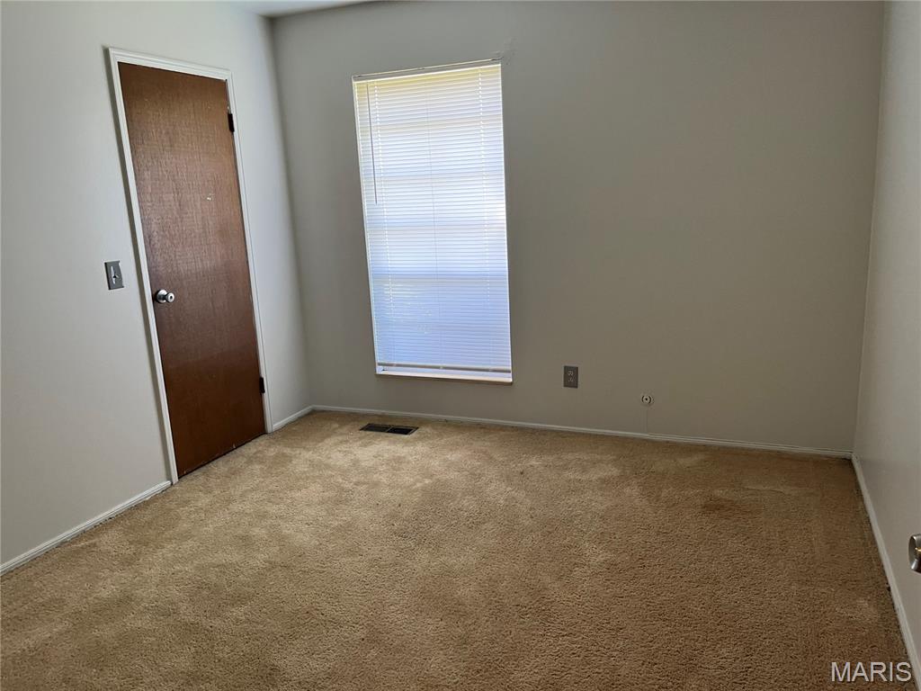 6683 Parker Road, Unit B Florissant, MO 63033 - Photo 17 of 22