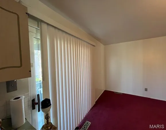 $75,000 | 6683 Parker Road, Unit B, Florissant, MO 63033