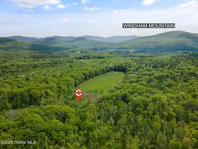 $290,000 | 2 Galway Road, Windham, NY 12496