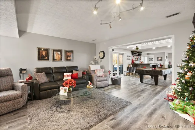 $824,900 | 4416 Unruh Way, Floyds Knobs, IN 47119