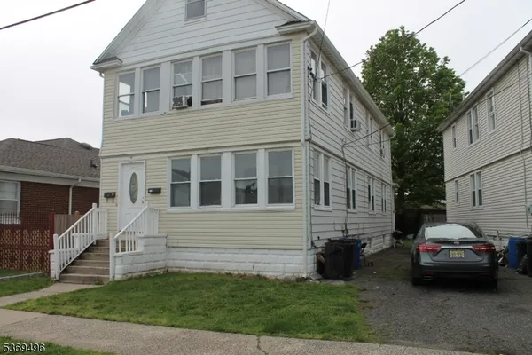 $2,600 | 67 Edgar Street, Unit 1, Carteret, NJ 07008