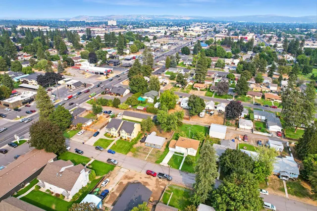 $320,000 | 6204 North Stevens Street, Spokane, WA 99205