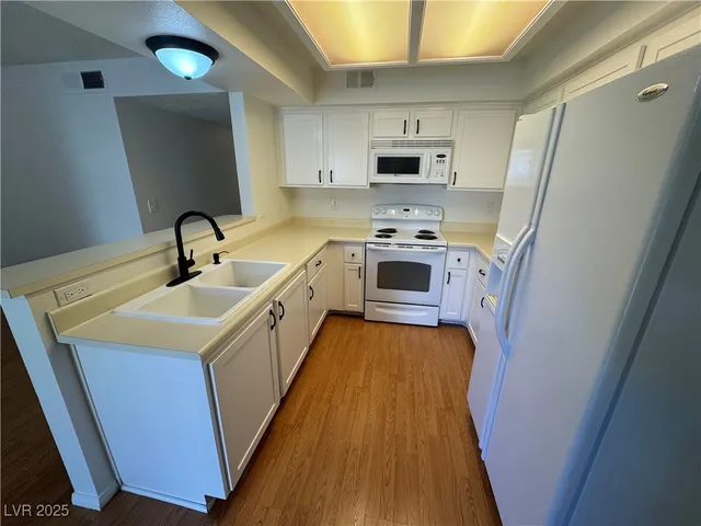 $1,350 | 1575 West Warm Springs Road, Unit 3213, Henderson, NV 89014