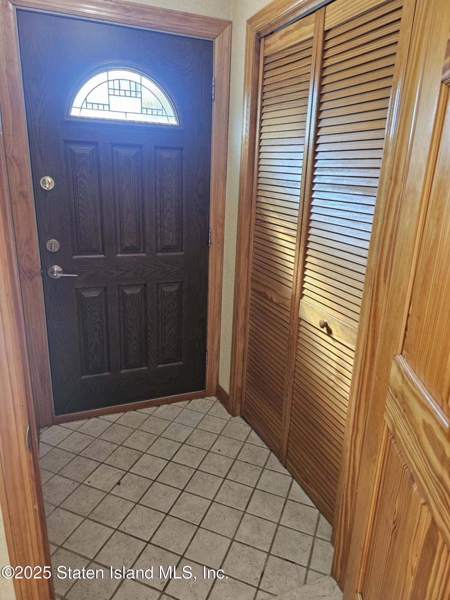 58 Selvin Loop Staten Island, NY 10303 - Photo 4 of 19 a view of a hallway