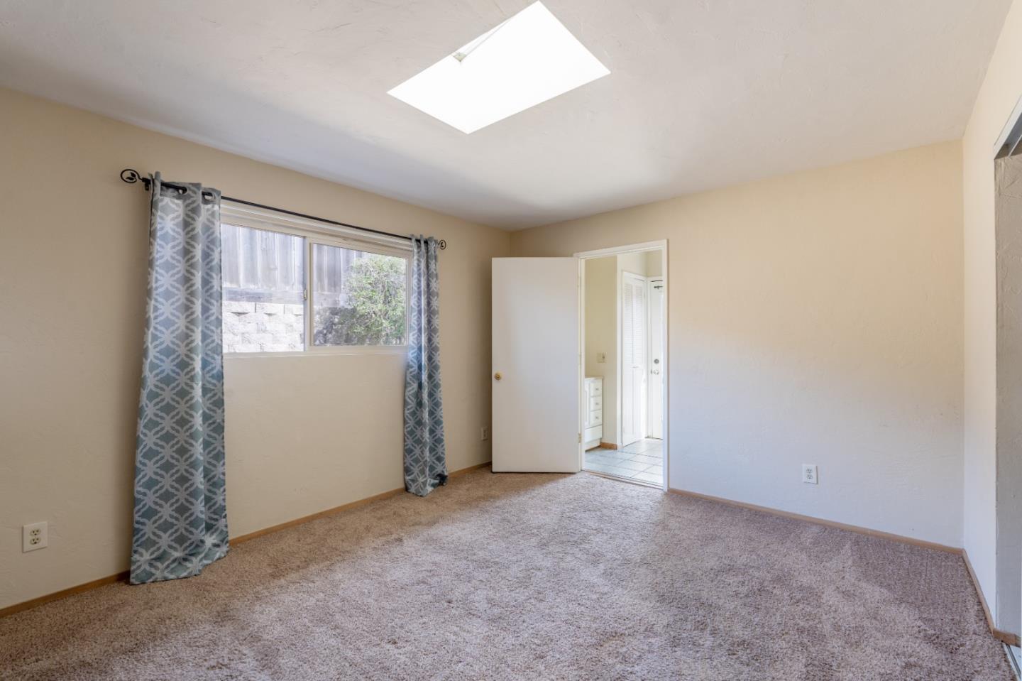 301 Park Circle Marina, CA 93933 - Photo 9 of 18 an empty room with windows