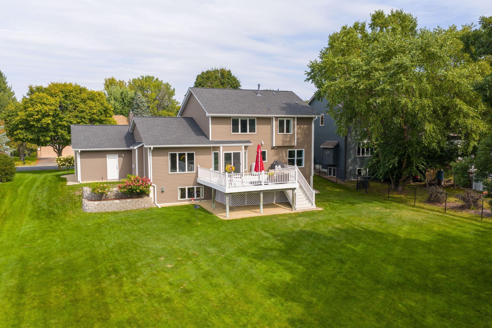 592 Vicki Lane Shoreview, MN 55126 - Photo 4 of 48