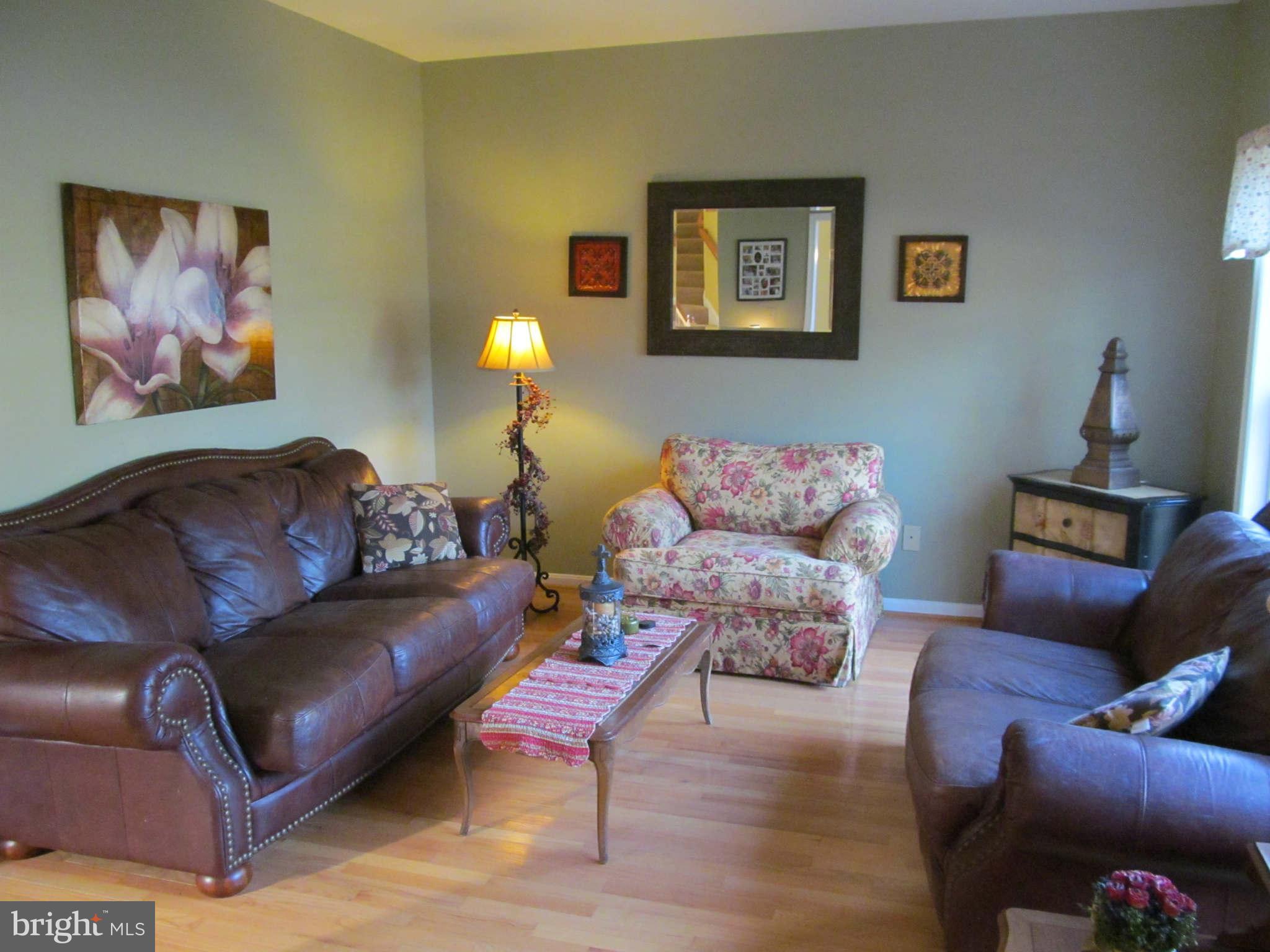 7626 Leeds Manor Road Marshall, VA 20115 - Photo 8 of 26 Living Room