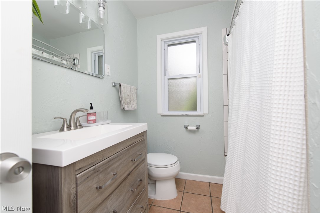 1307 Haverston Road Lyndhurst, OH 44124 - Photo 10 of 19