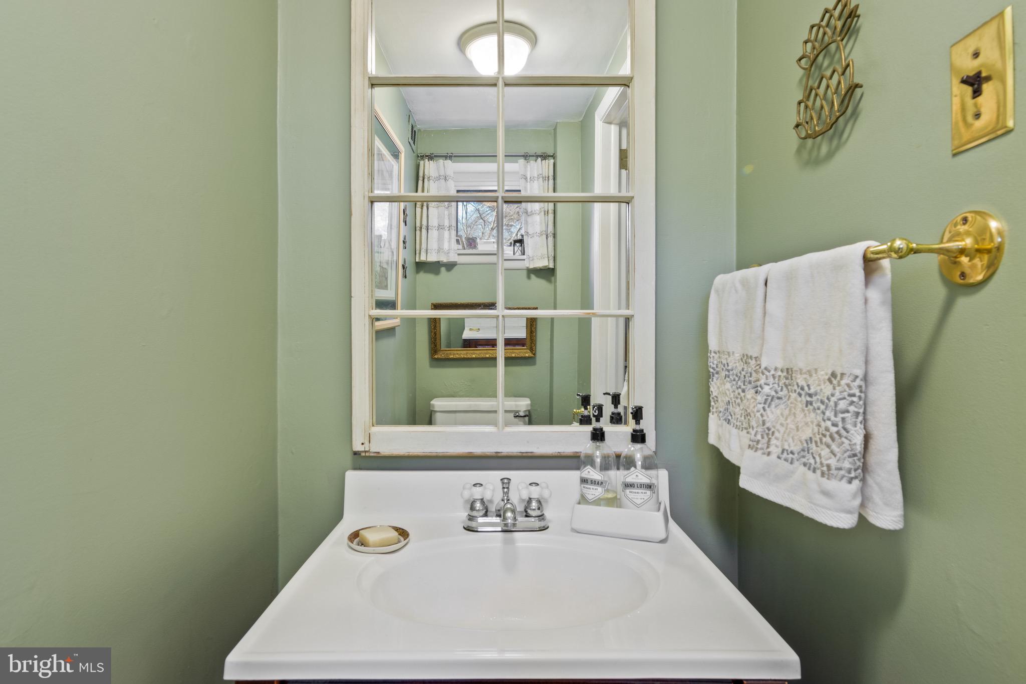 204 Brookmead Road Wayne, PA 19087 - Photo 25 of 43 Powder room off family room