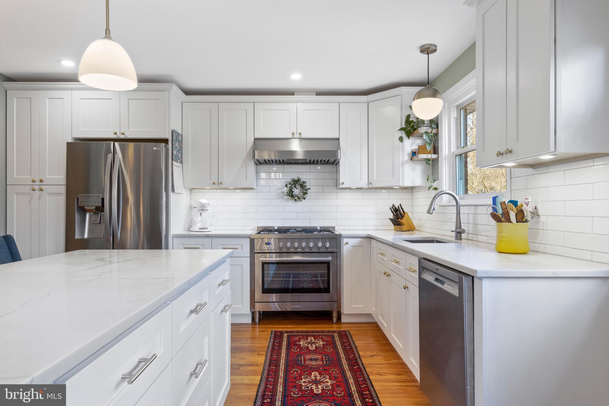 204 Brookmead Road Wayne, PA 19087 - Photo 5 of 43 Amazing new kitchen!
