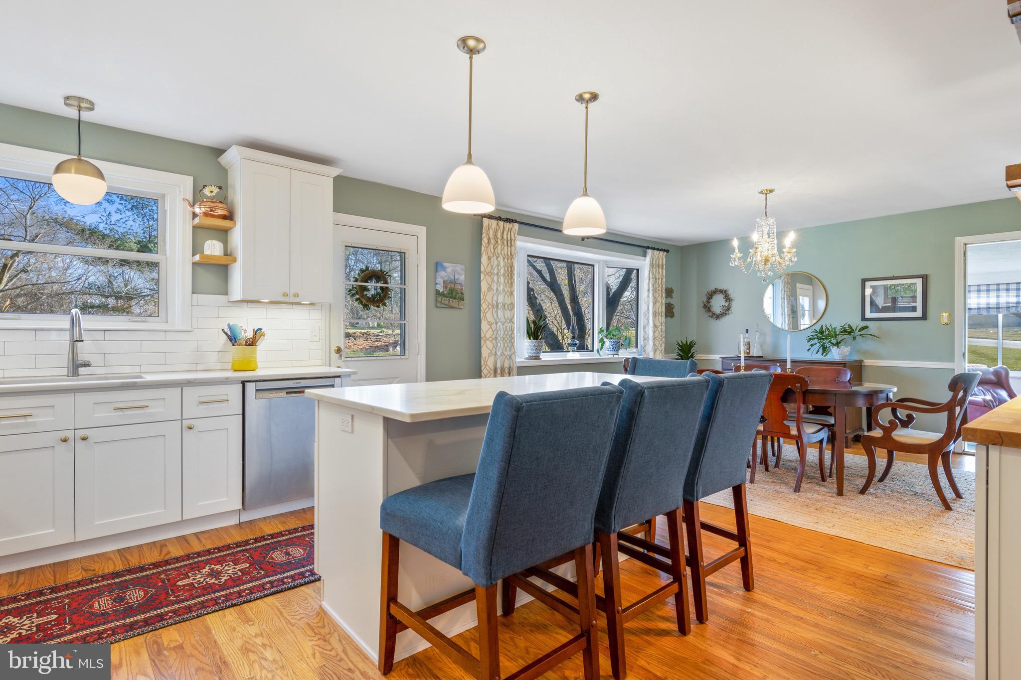 204 Brookmead Road Wayne, PA 19087 - Photo 8 of 43 Breakfast bar seats 4