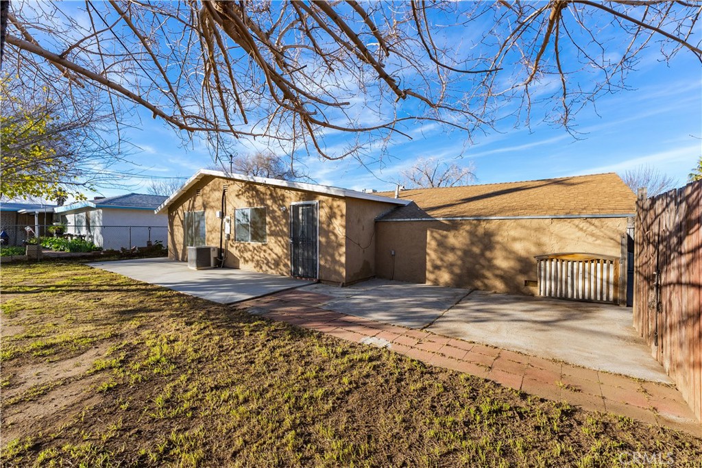 1252 East Ave R 6 Palmdale, CA 93550 - Photo 34 of 40 a view of a parking space