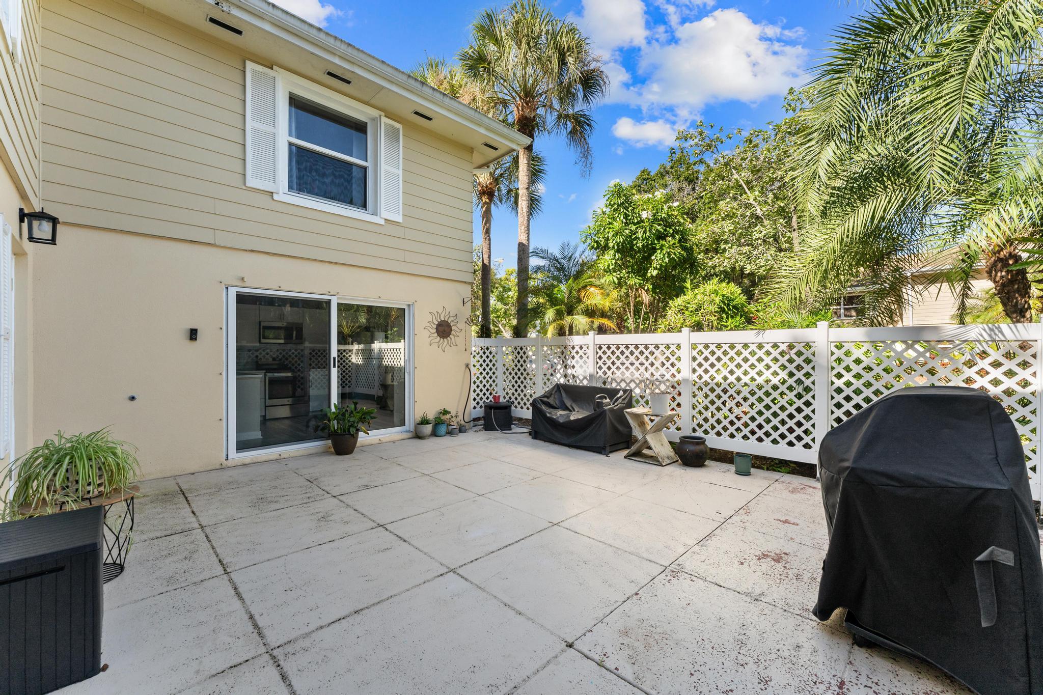 4801 Roxbury Court Boynton Beach, FL 33436 - Photo 27 of 37 Front Porch