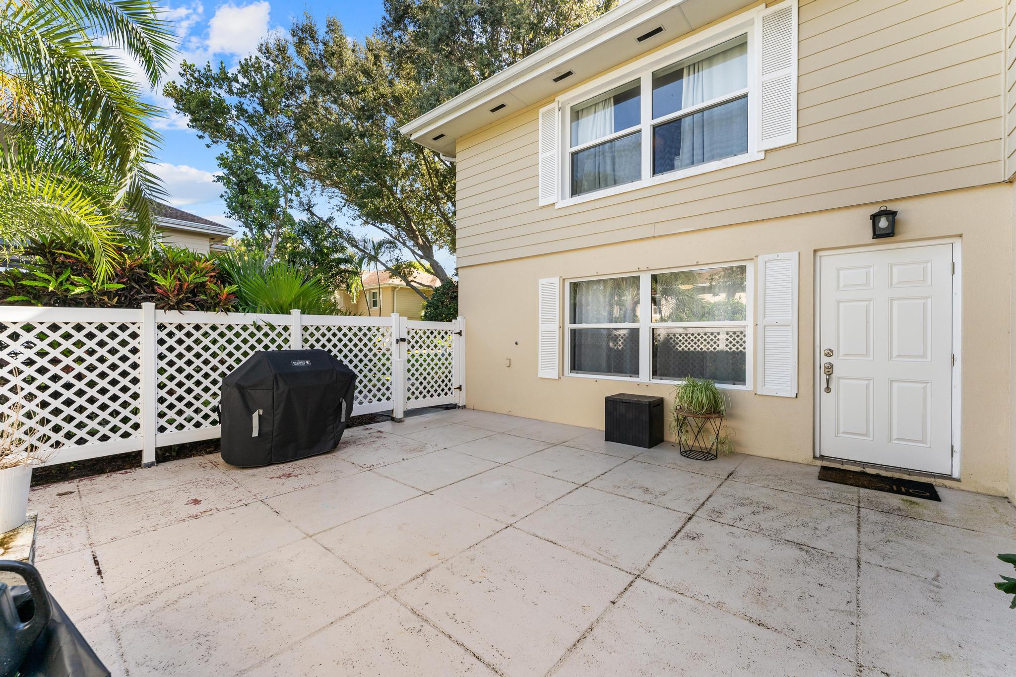 4801 Roxbury Court Boynton Beach, FL 33436 - Photo 29 of 37 Front Porch