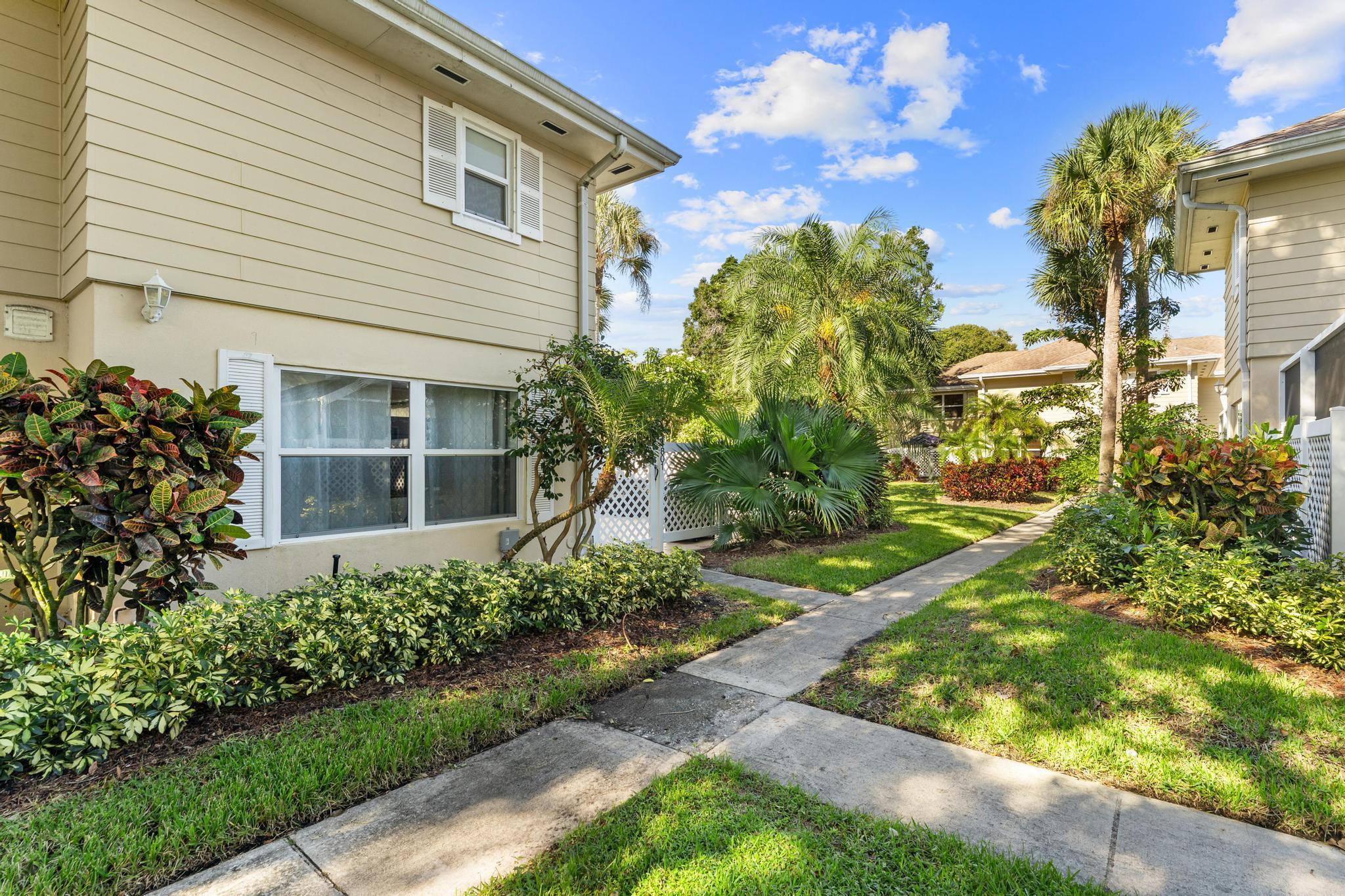 4801 Roxbury Court Boynton Beach, FL 33436 - Photo 30 of 37 Entrance