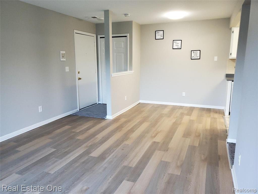 43284 Mound Road, Unit 407 Sterling Heights, MI 48314 - Photo 4 of 11
