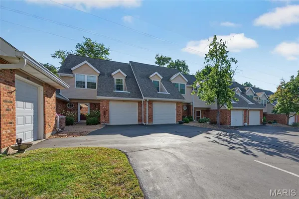 $260,000 | 1019 Pocono Trail, Ballwin, MO 63021