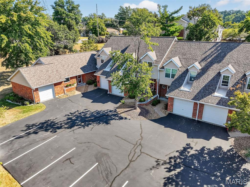 1019 Pocono Trail Ballwin, MO 63021 - Photo 3 of 34