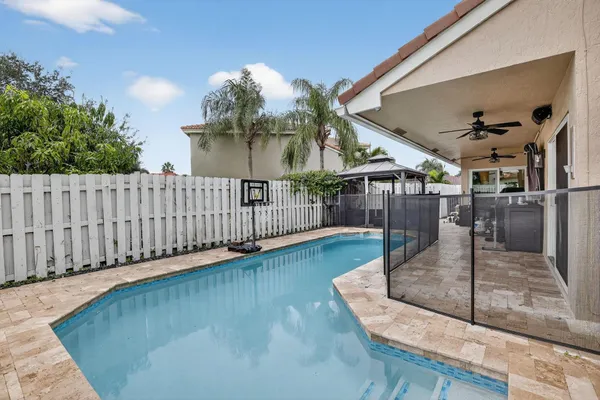 a view of outdoor space