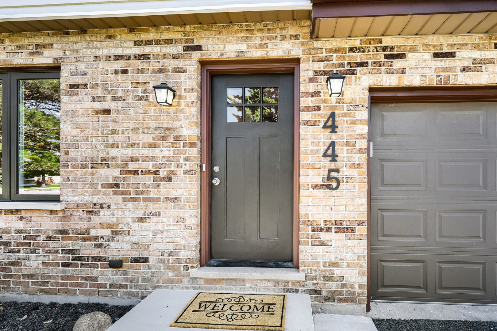 445 East Fullerton Avenue Addison, IL 60101 - Photo 3 of 22