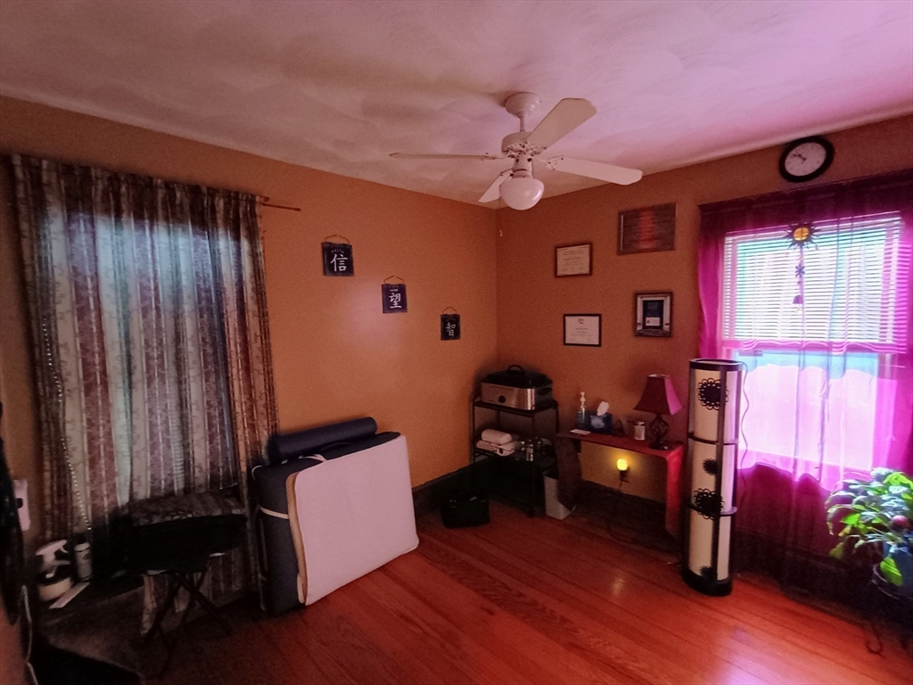 46 St James Avenue Holyoke, MA 01040 - Photo 12 of 14