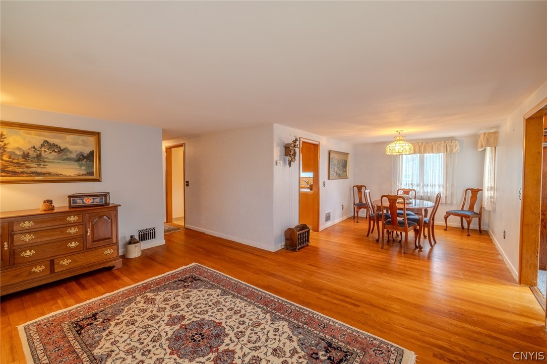 6286 Fly Road De Witt, NY 13057 - Photo 11 of 38 Living Room/Dining Room