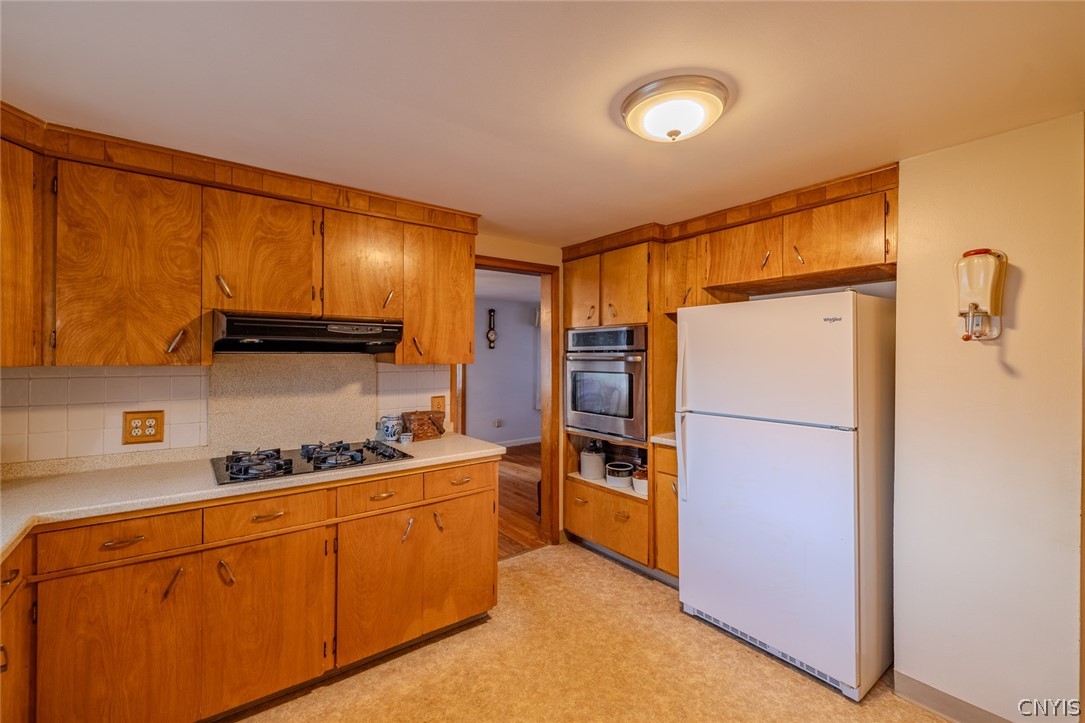 6286 Fly Road De Witt, NY 13057 - Photo 5 of 38 Kitchen